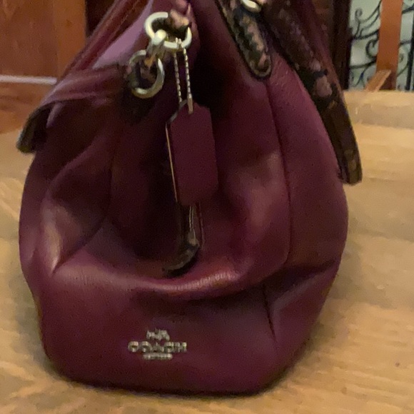 Coach Bag - Picture 2 of 7